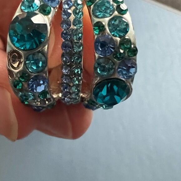 🩵 New Aqua gem incrusted fashionable ring size 7 available 🩵 - Picture 4 of 7